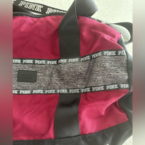 Victoria Secret Pink gym bag. - Picture 5 of 8